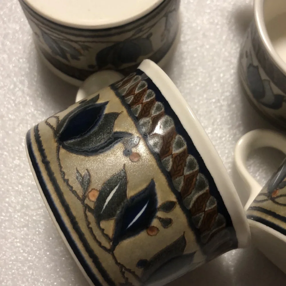 Mikasa Intaglio Arabella Cups Mugs - Set of 4 Cups - Picture 3 of 11